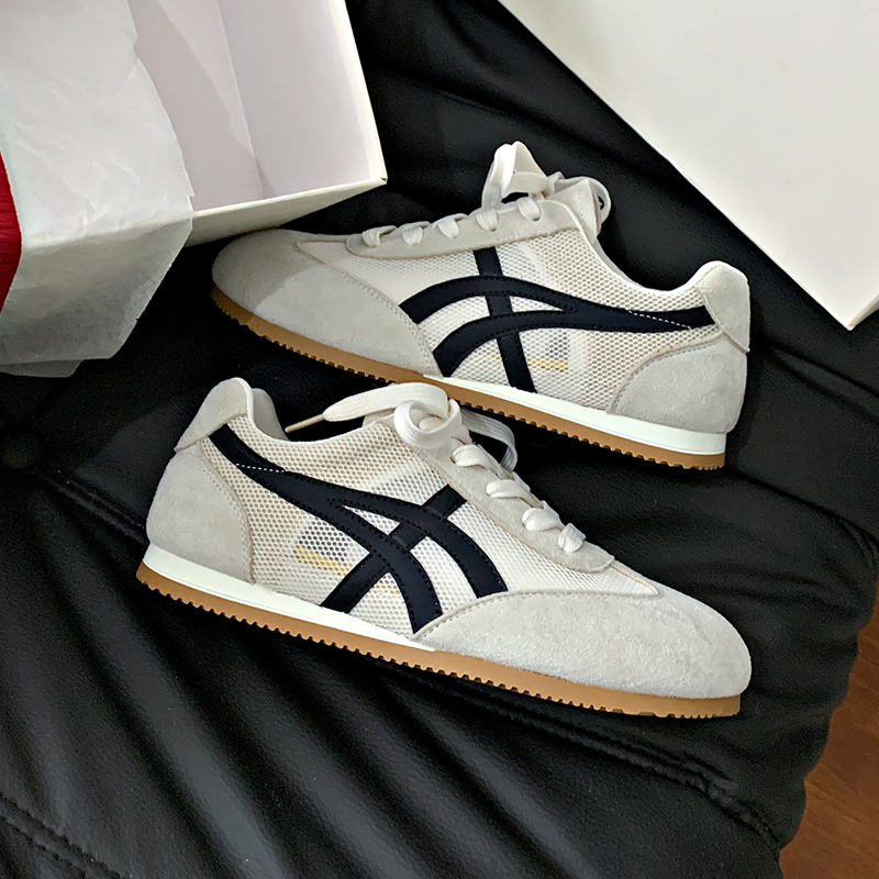 2026 verano nuevo estilo de moda zapatos blancos de mujer coreana inswind de zapatos de entrenamiento deportivos casuales versátiles zapatos de skate calle