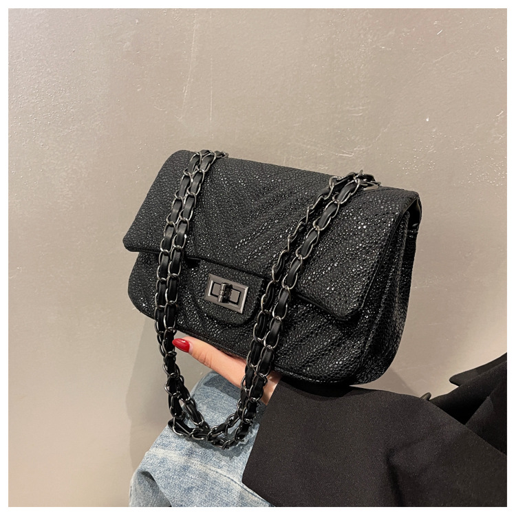 Pu Women's Bag Embroidered Thread Rhombus Chain Bag Winter New Women's Bag display picture 4