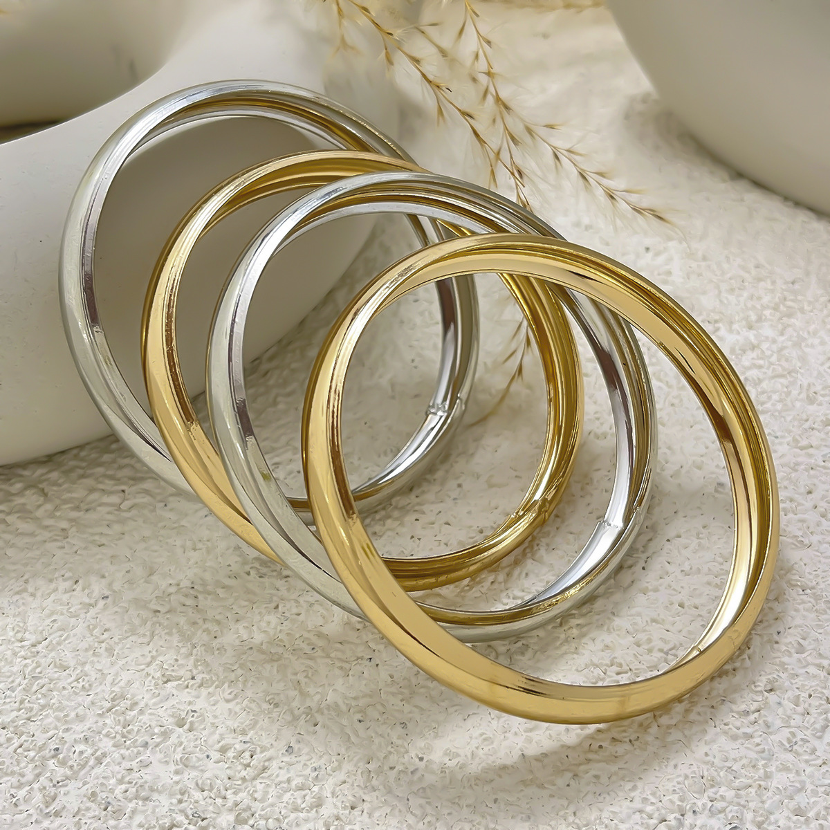 117g Weight Without pendants Pendant Material Bangle Classification Iron Chain Material 1 Set Quantity Holiday, Daily Occasion Iron Material Geometric Pattern Women's Gender Plating Design Retro, Simple Style Style Retro Simple Style Geometric Iron Wholesale Bangle 26