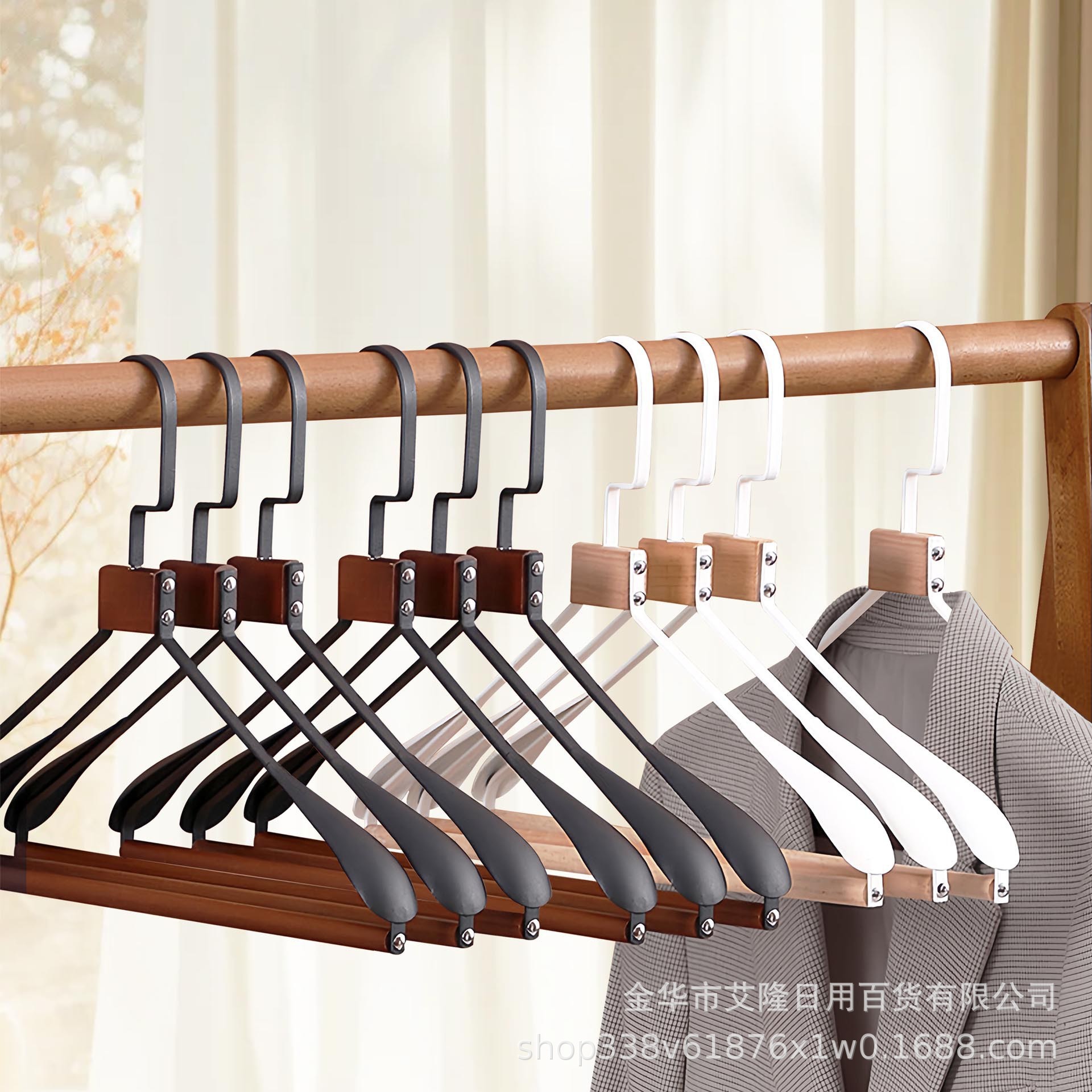 Percha de hierro de metal percha de ropa para el hogar multi-funcional anti-caída traje rack ancho hombro sin costuras anti-hombro esquina percha de ropa