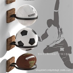 木製の壁掛けバスケットボールラックの鉄芸はバスケットボールのサッカーを入れます。