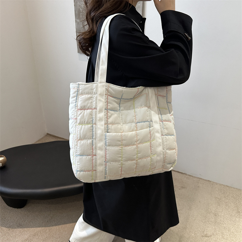 Bolsas de moda de gran capacidad de invierno 2024 nuevos versátiles este año populares bolsas de viaje coreanas para mujeres