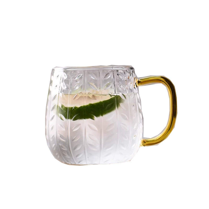 Glass transparent flavored tea, capacious tea cup, simple and elegant design