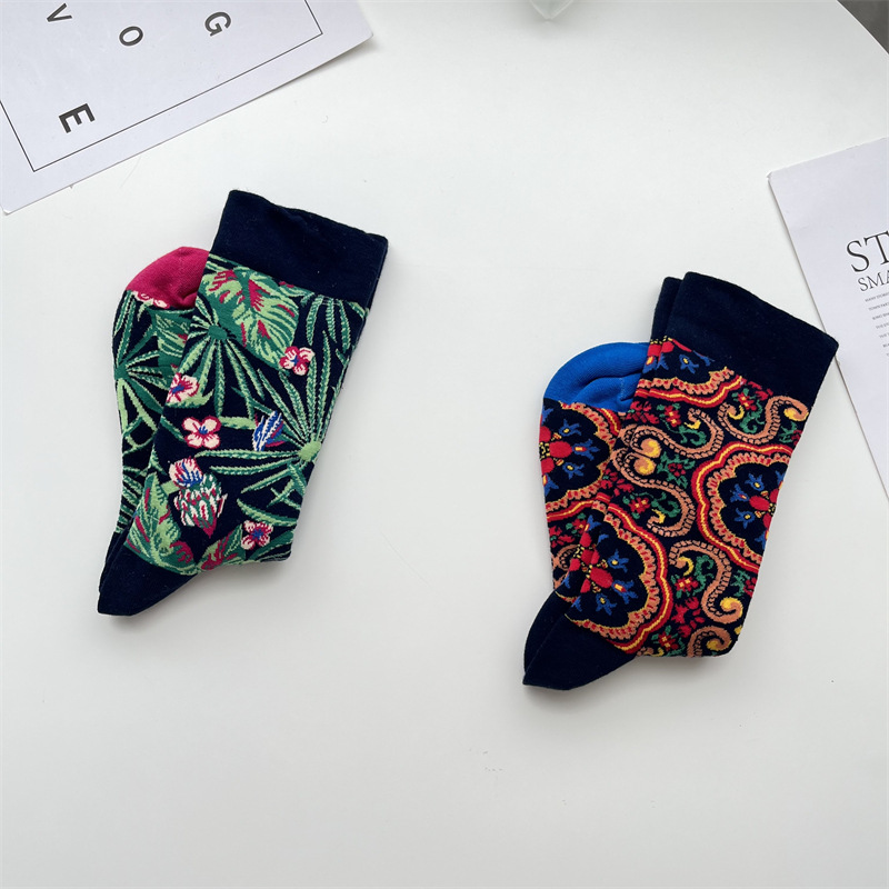 Women's Elegant Artistic Oil Painting Cotton Crew Socks A Pair display picture 5