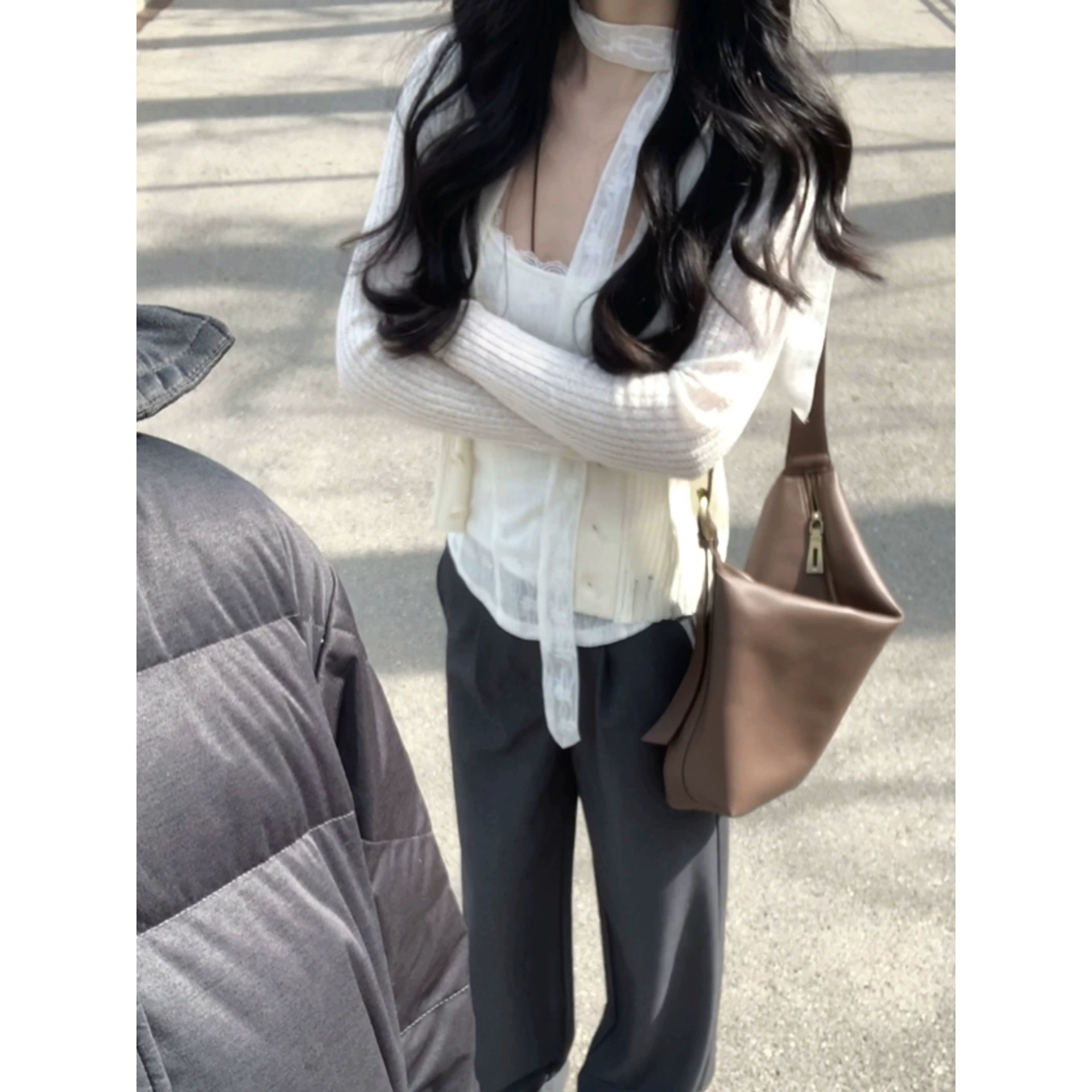 Женская майка с кружевной лентой на талии весной и летом, сладкий и нежный темперамент, утягивающий и атмосферный топ для внутренней и верхней одежды.