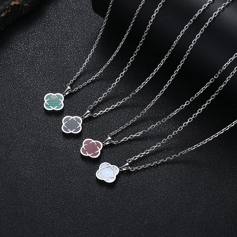 Cross-Border Hot-Selling Four-Leaf Clover Necklace for Women, Titanium Steel Peacock Green Pendant, Lucky Clover Jewelry, Simple and Elegant Necklace