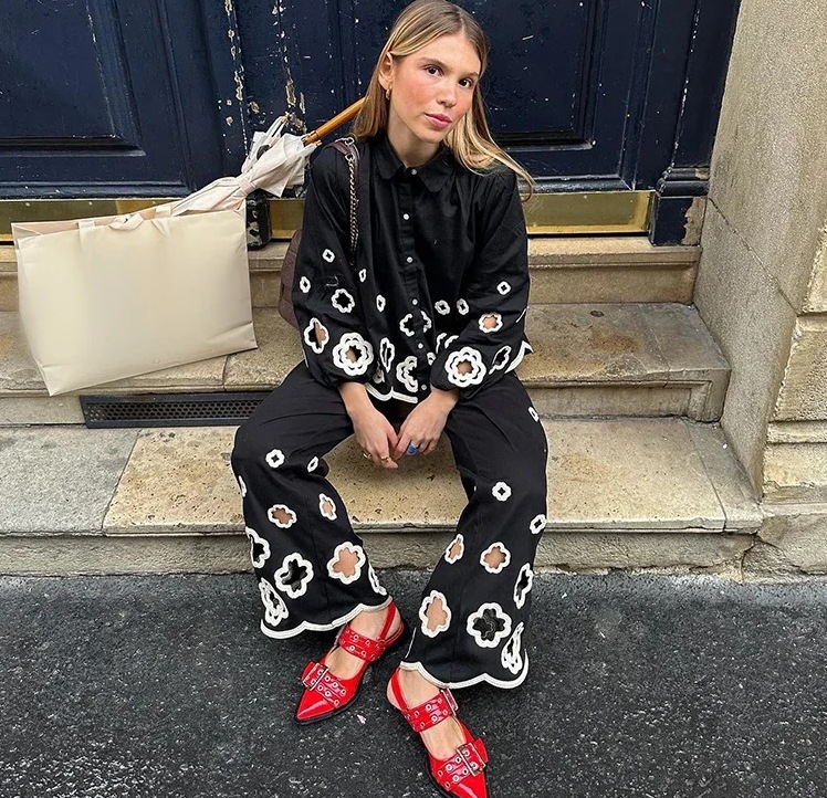 Chic Pants Set Display