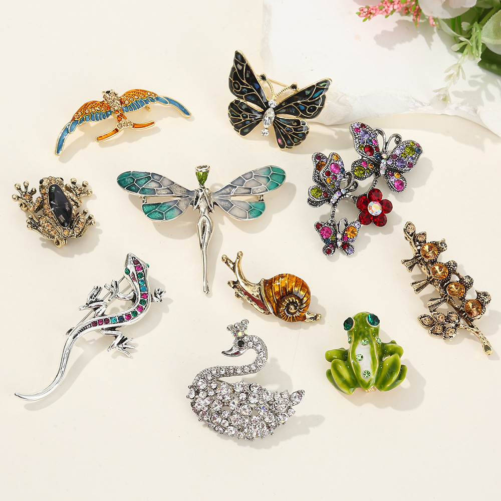 跨境欧美热销动物胸针镶钻蝴蝶青蛙燕子小巧服装别针配饰批发厂家