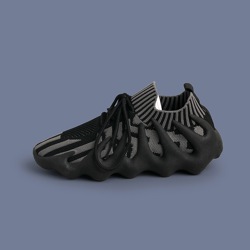 Pareja de ins calcetines transpirables zapatos de mujer 2023 verano nuevo estilo coreano volando bolso de jaula tejida volcán zapatos casuales de hombre mujeres