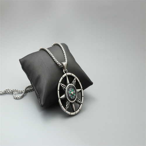 Rotatable Compass Necklace for Men and Women, Versatile Simple Titanium Steel Personal Hip-Hop Pendant, Trendy Brand Sweater Chain Accessory