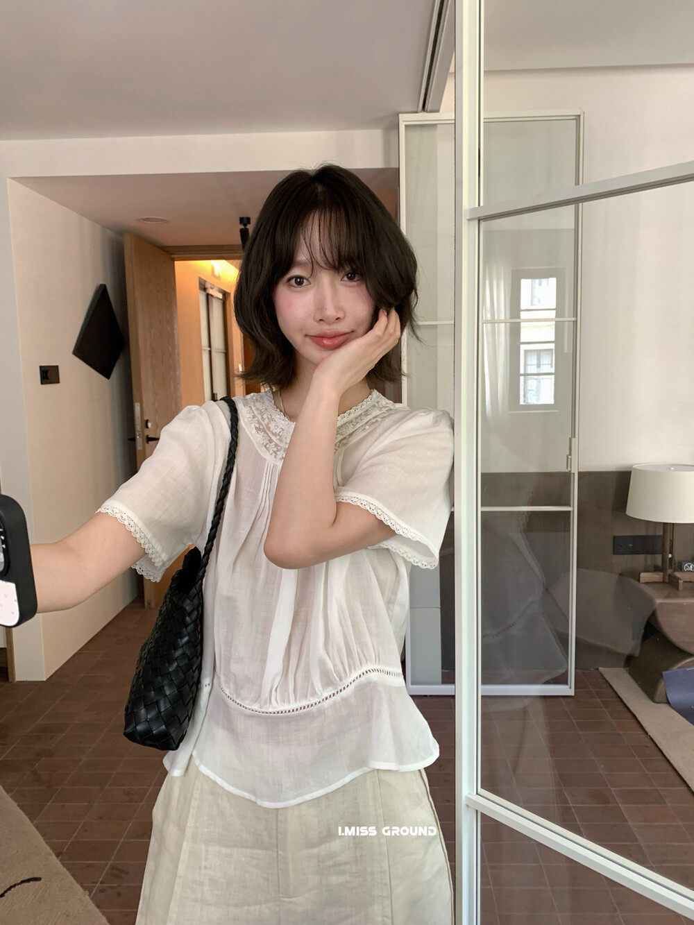 Áo sơ mi nữ tay ngắn phối ren cổ điển chất liệu tơ tằm linen — trắng ngà chi tiết 27