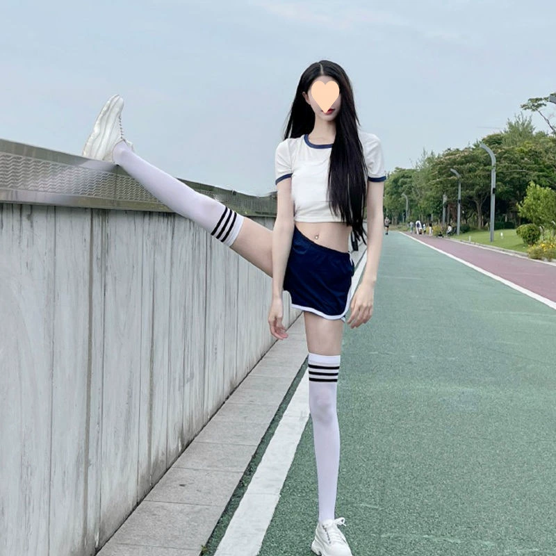 Летний новый горячий женский спортивный костюм из двух предметов: шорты и короткий топ белого цвета в стиле стрит-стайл для интернет-знаменитостей.