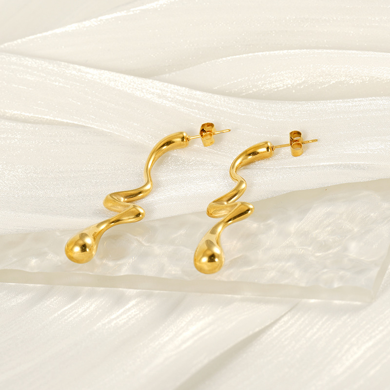 Pendientes geométricos con sentido de la tendencia de diseño de celebridades europeas y americanas Pendientes irregulares retro de temperamento de nicho femenino