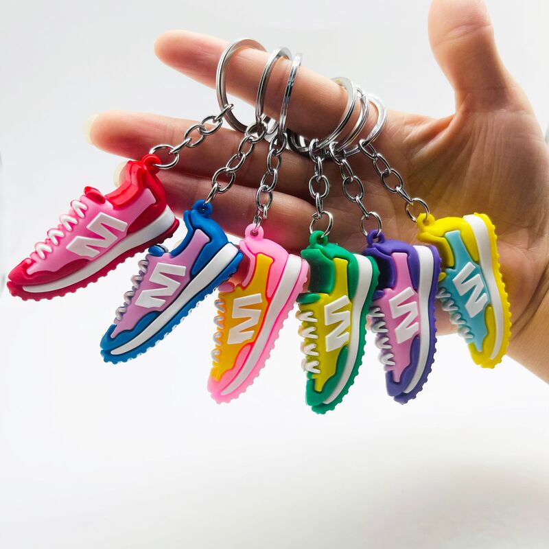 Simulation Shoe Keychain Stereo m Shoes Sneakers Boys Car Key Chain Bag Pendant Event Gift Wholesale
