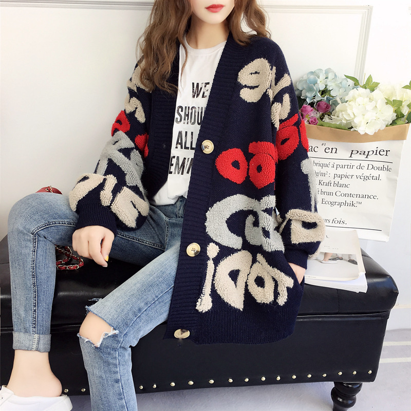 2023 primavera y otoño nuevo abrigo de mujer suelta estilo perezoso carta con cuello en V de longitud media de un solo pecho cardigan de punto para las mujeres