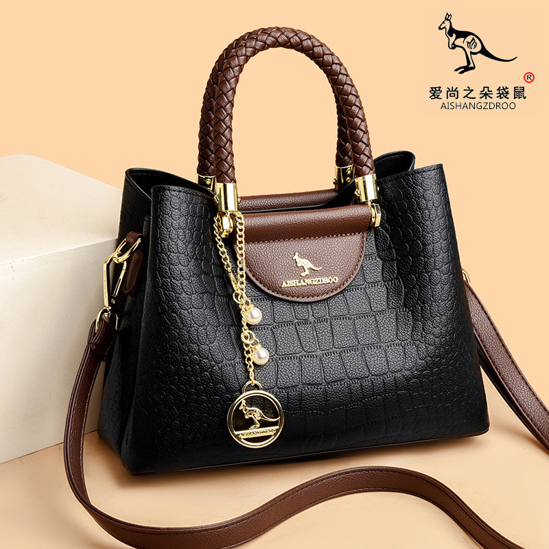 Fashion Women's Shoulder Bag Korean Version Versatile Crossbody Bag Retro European and American Style Handbag Underarm Bag Casual Tote Bag