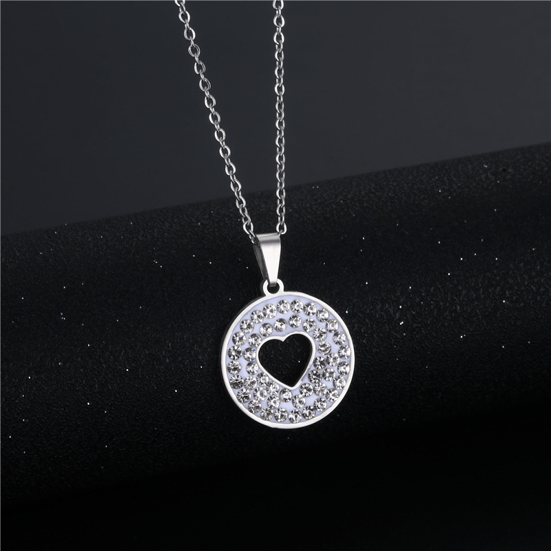 Wholesale Jewelry Simple Hollow Heart-shaped Round Pendant Necklace Nihaojewelry display picture 3