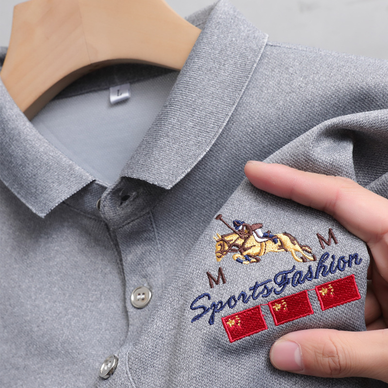 (Se admite la entrega de una pieza) Camiseta de manga corta para hombre de verano bordada camisa de polo de talla grande de negocios de moda Comercio exterior Al por mayor
