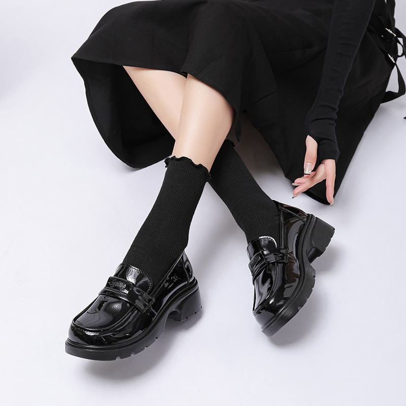 로퍼 정품 가죽 영국식 작은 가죽 신발 새로운 여성 싱글 레이어 신발 플랫폼 여성 블랙 아카데미 스타일 1330 신발