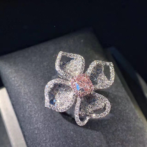 AliExpress fashion luxury light luxury group set pink diamond ring for women four-leaf clover flower European full diamond ring