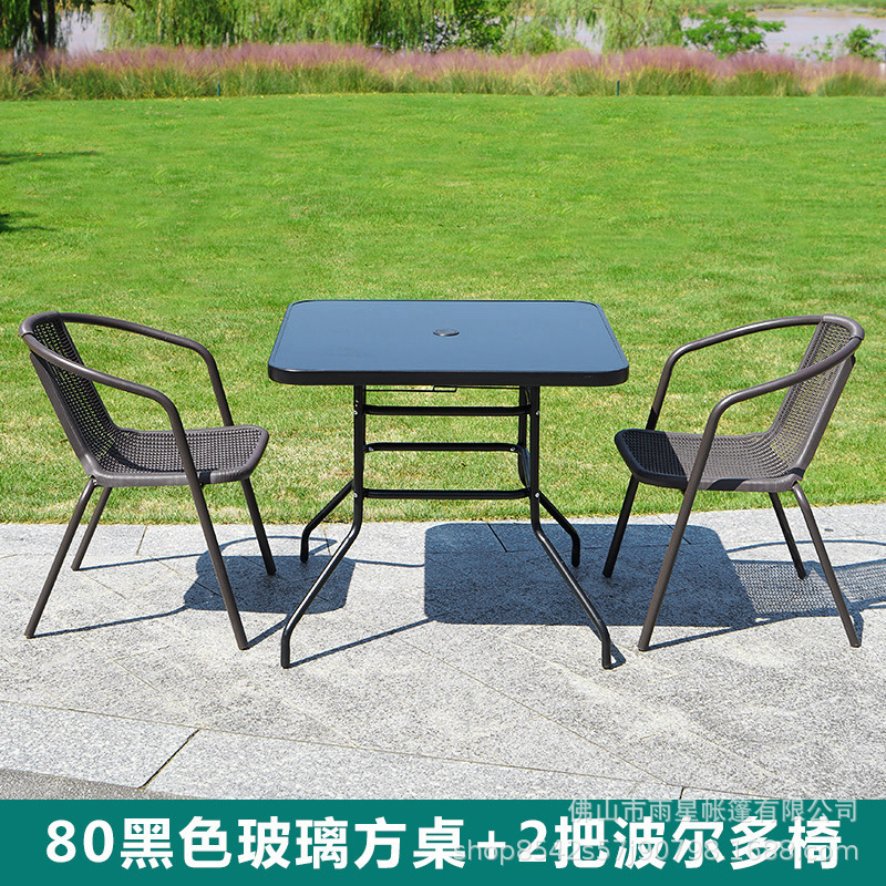 Mesas y sillas de exterior con paraguas y sillas de mimbre Sillas de exterior de tres piezas Balcón de ocio al aire libre Mesa de centro pequeña Mesa y sillas de patio de hierro forjado