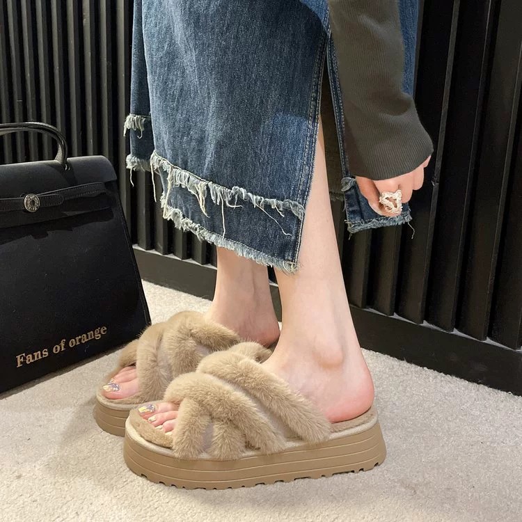 Pelzige Hausschuhe für Damenoberbekleidung im Herbst 2023, Baumwollhausschuhe mit offener Spitze_voghion.com