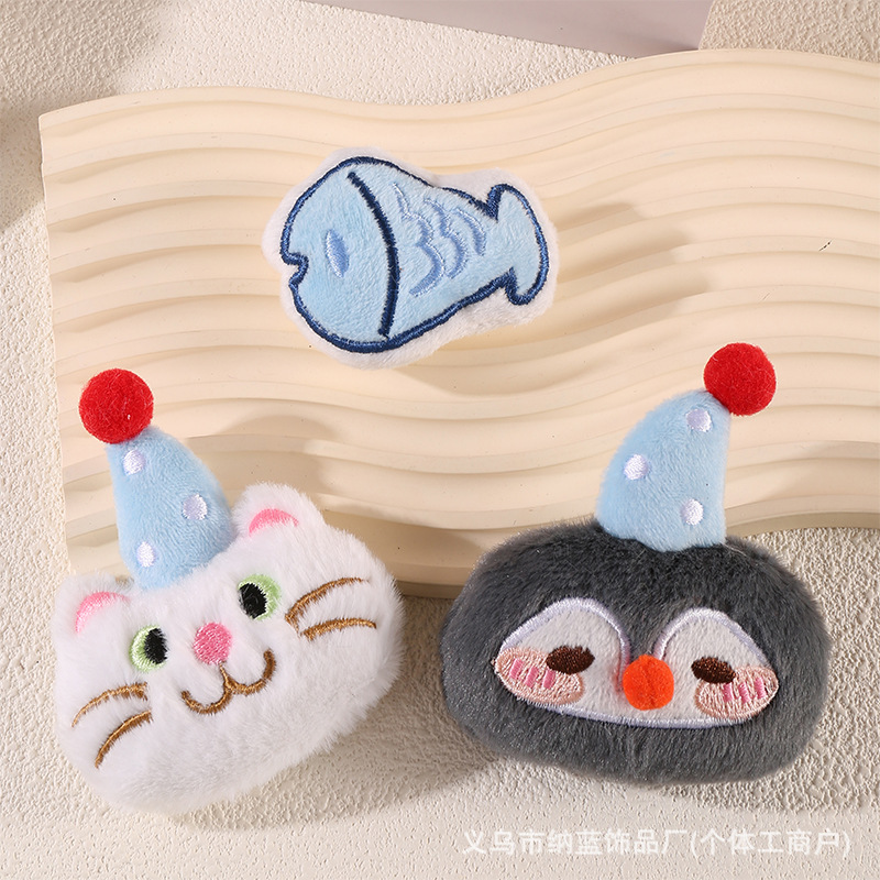 Cartoon cute brooch
