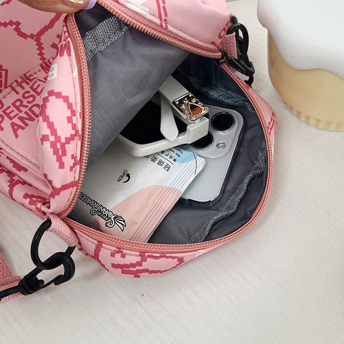 Versatile ins nylon bag for women’s mobile phone, cute small square bag, shoulder bag, fashionable graffiti polyester crossbody bag, painful bag