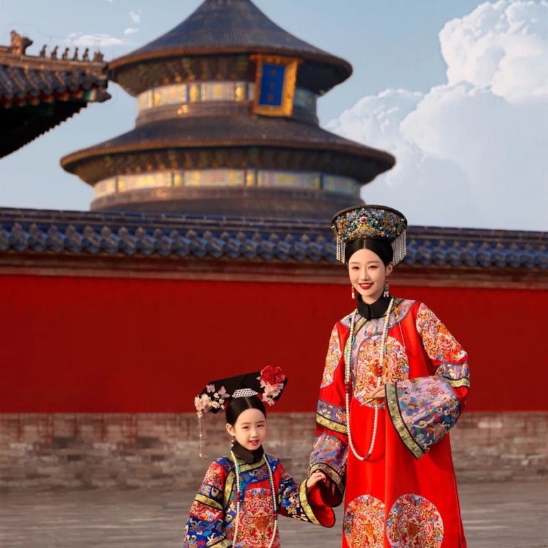 Qing Dynasty Palace Style Family Clothing, Qing Dynasty Aristocratic Queen, Chinese Style Ancient Costume Mother and Daughter Clothing, Beijing Forbidden City Travel Photography Clothing