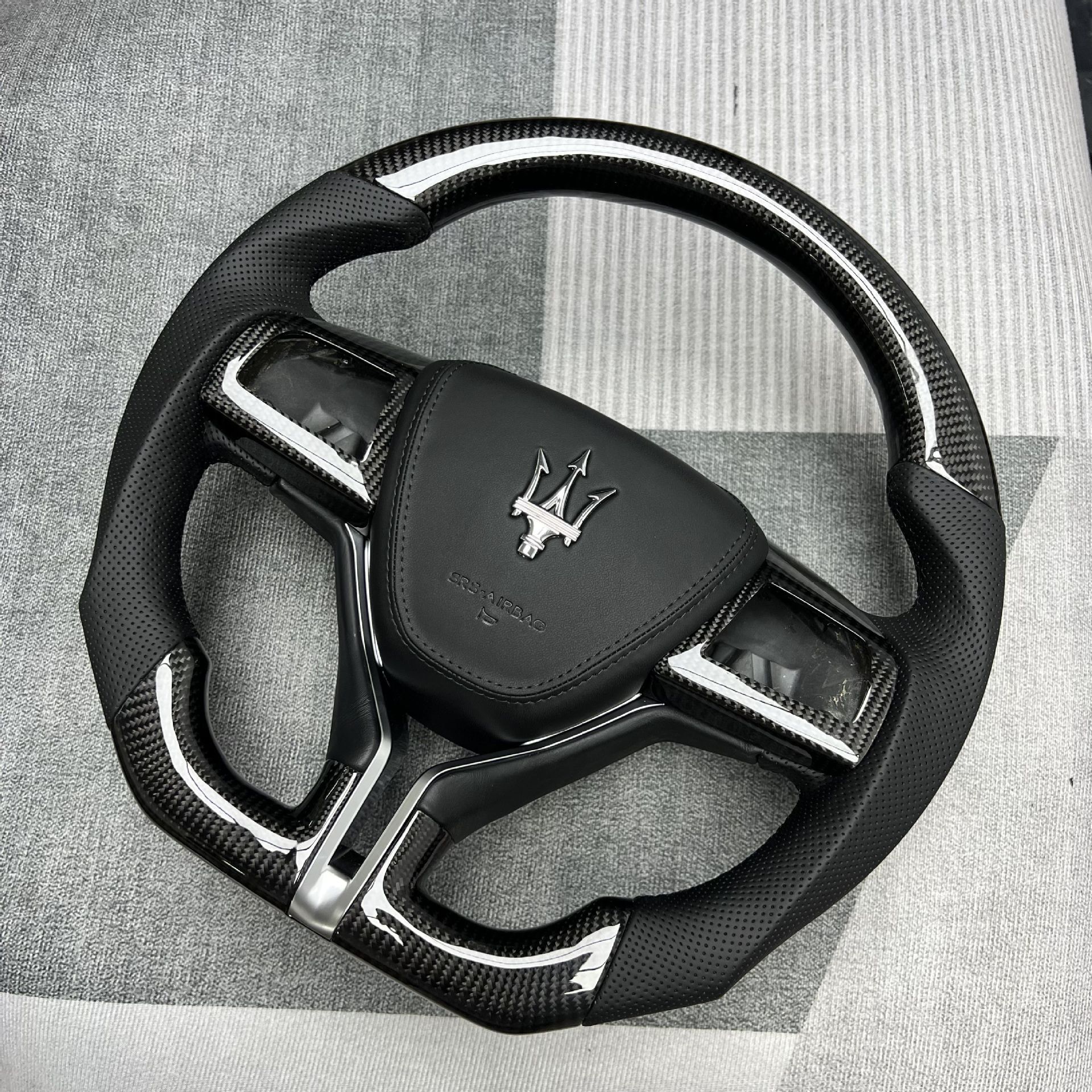 Car Steering Wheel Customization Suitable for Maserati Ghibli Carbon Fiber Flat-Bottom Steering Wheel Modification
