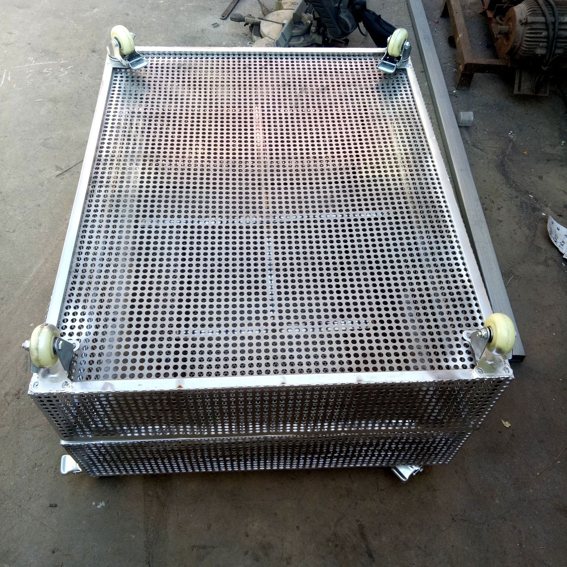 厂家定制不锈钢可移动网筐 商用网筐工业多用途沥水筛存放筐