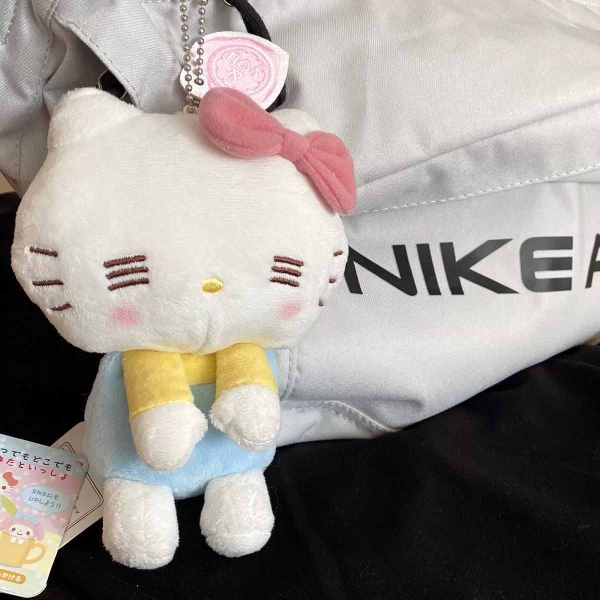 Плюшевый кулон (Hello Kitty) брелок для сумки, цепочка из бусин, может мигать или молчать, 35 г