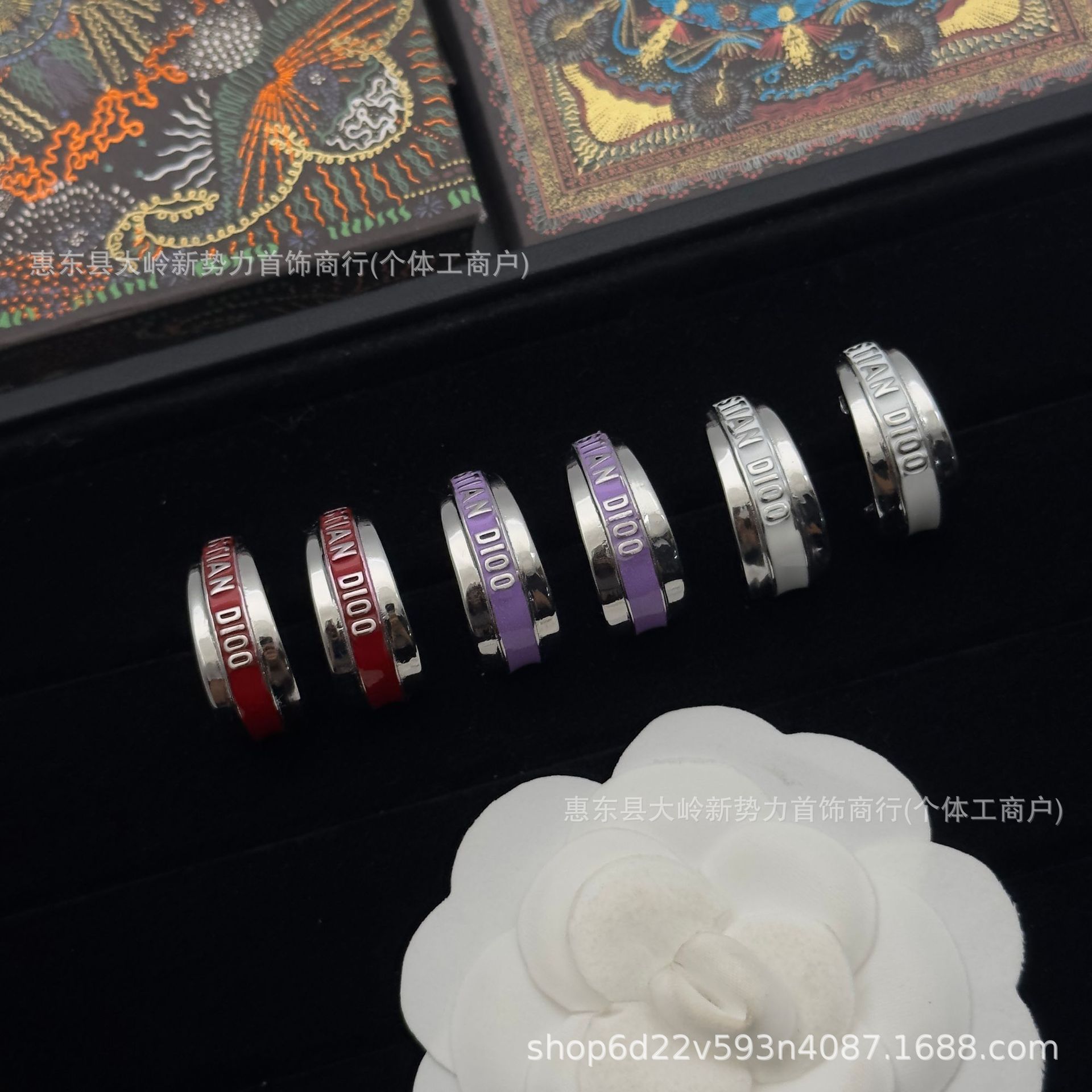 Retro fashionable earrings, light luxury style, European style, simple and elegant design