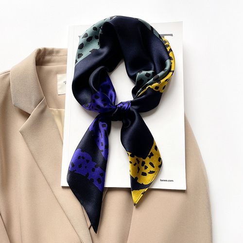 New 70 silk small square scarf for women, Korean version printed mulberry silk decorative scarf, autumn and winter warm scarf and scarf