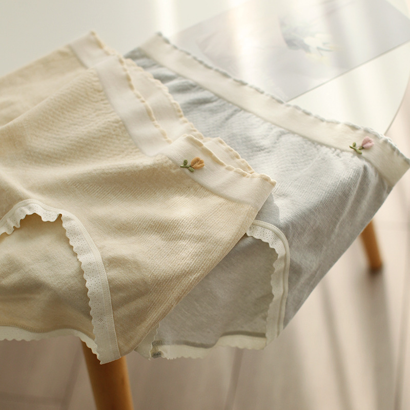 W1077 Little Lily Sweet and Elegant Color Soft and Comfortable Mid-Waist Young Ladies Briefs Wholesale W1077 Little Lily Sweet and Elegant Color Soft and Comfortable Mid-Waist Young Ladies Briefs Wholesale