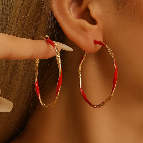 Cross-border Retro Simple Red Twist Large Circle Earrings Women's Niche Design Light Luxury High-end Earrings Exaggerated Earrings