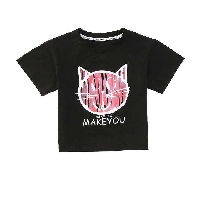 Summer T-shirt with a round collar