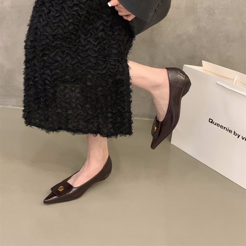 太いヒールとポインテッドトゥのフレンチスタイルの女性用シングルシューズ2025春新作気質浅い口黒通勤シューズ|undefined