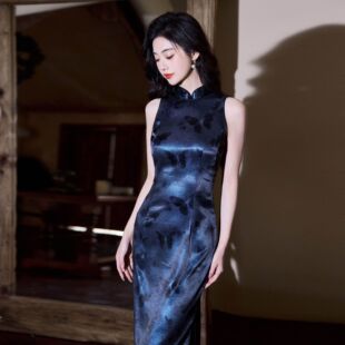 Suzhou Hand-Pushed Wave Retro Cheongsam Spring and Summer New Style 2025 Sleeveless Cheongsam Flowing Gold Satin Fantasy Print
