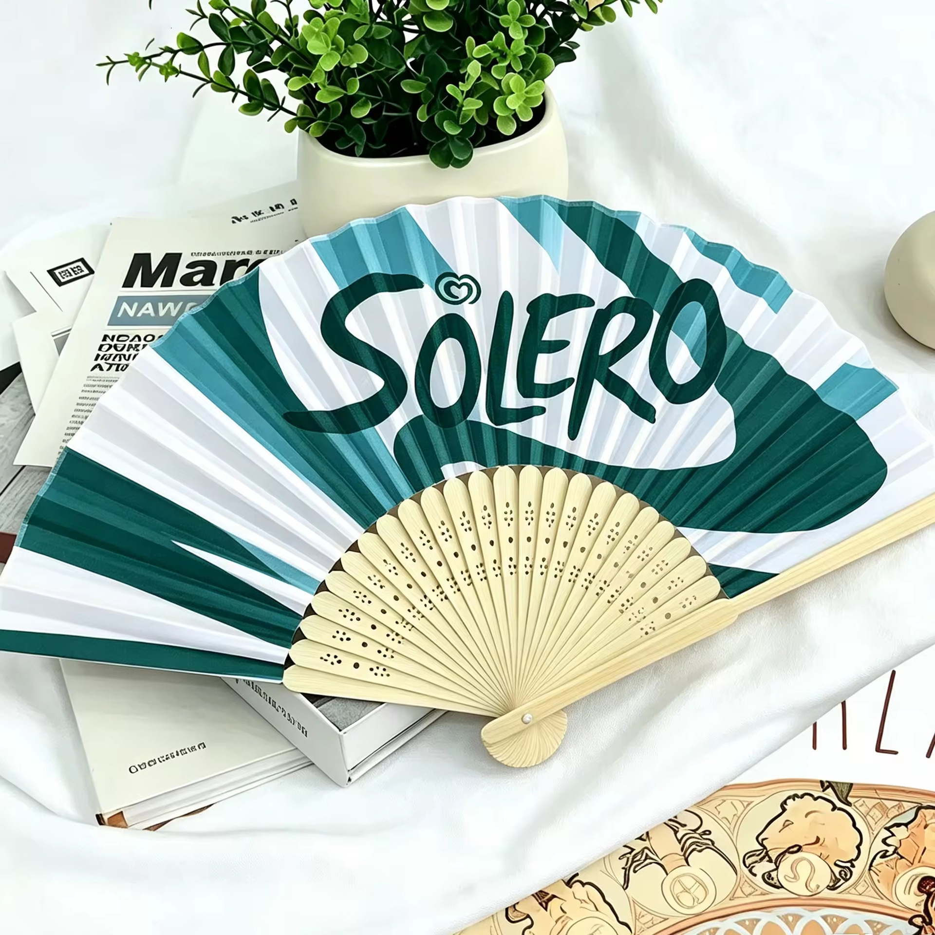 Abanicos de papel transfronterizos, abanicos de tela, abanicos planos de bambú, abanicos promocionales, personalizables con logotipo, abanicos plegables de estilo de moda para marcas. image 3
