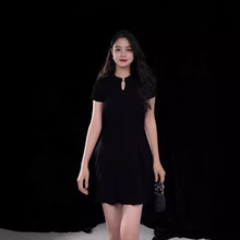 巴尔曼2024春夏新款黑白两色气质奢华圆领喇叭裙高级短袖连衣裙