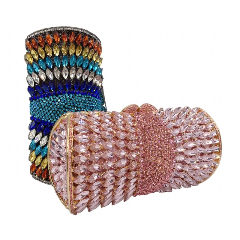 Fuente transfronteriza bolsas de cena de diamantes metálicas, bolsas de mano de diamantes, ropa de noche, bolsas de mujer, color negro duro.
