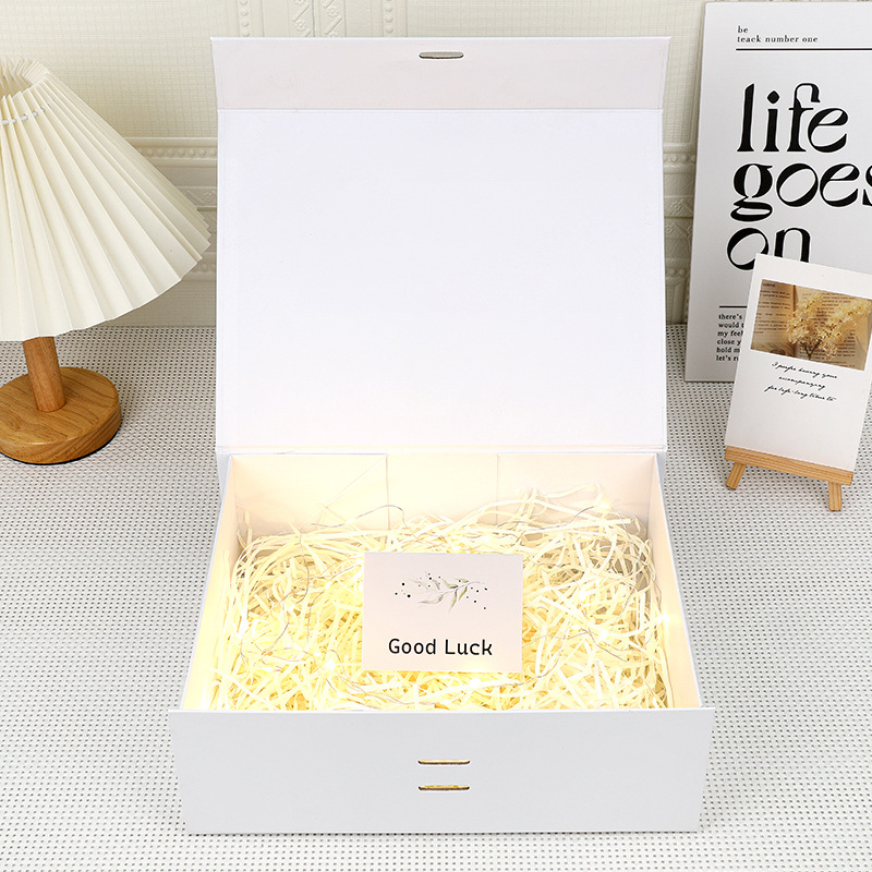 Caja de regalo plegable de absorción magnética simple caja de embalaje de perfumes cosméticos caja de cartón de boda una pieza plegable caja de regalo