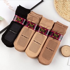 春と夏の女性の肥厚ベルベット接着剤ショートストッキング緩い口コアスパンシルクマッサージ底滑り止めスチールストッキング薄い靴下