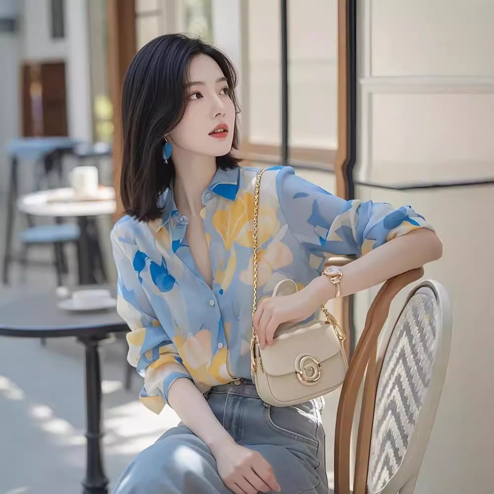 느슨한 틈새 프린트 셔츠 가을을 덮는 올해의 인기있는 초가을 새로운 슈퍼 강세 쉬폰 탑 배꼽