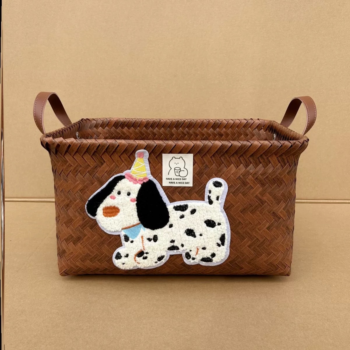 アメリカの汚いかごの洗濯桶の間食のおもちゃの雑物の赤い本の同項の取っ手は藤編みの服をまねてバスケットを収納します。