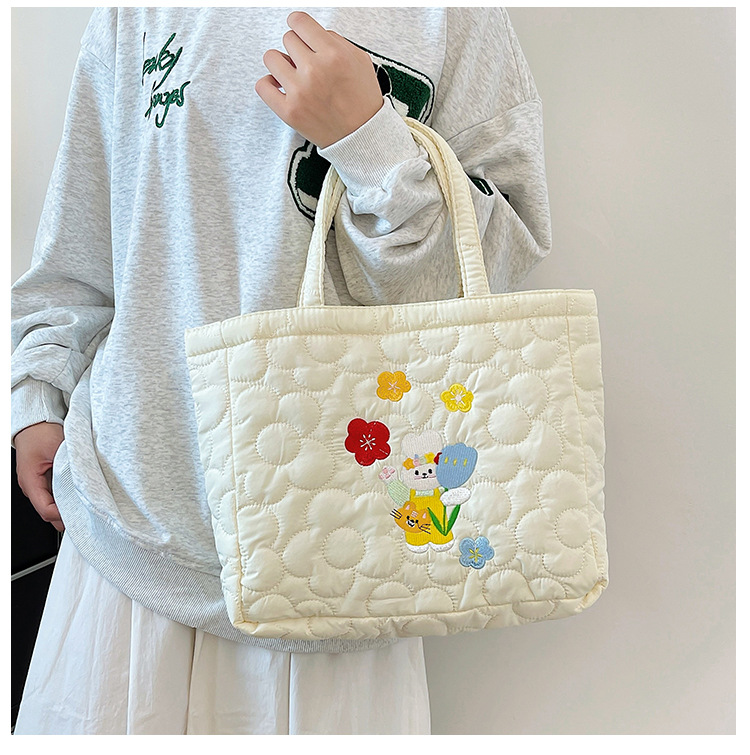 2023 Borsa da donna nuova Borsa a mano con coniglio tulipano ricamato Borsa da ascella per pendolari per ragazza carina cartone animato di grande capacità_voghion.com