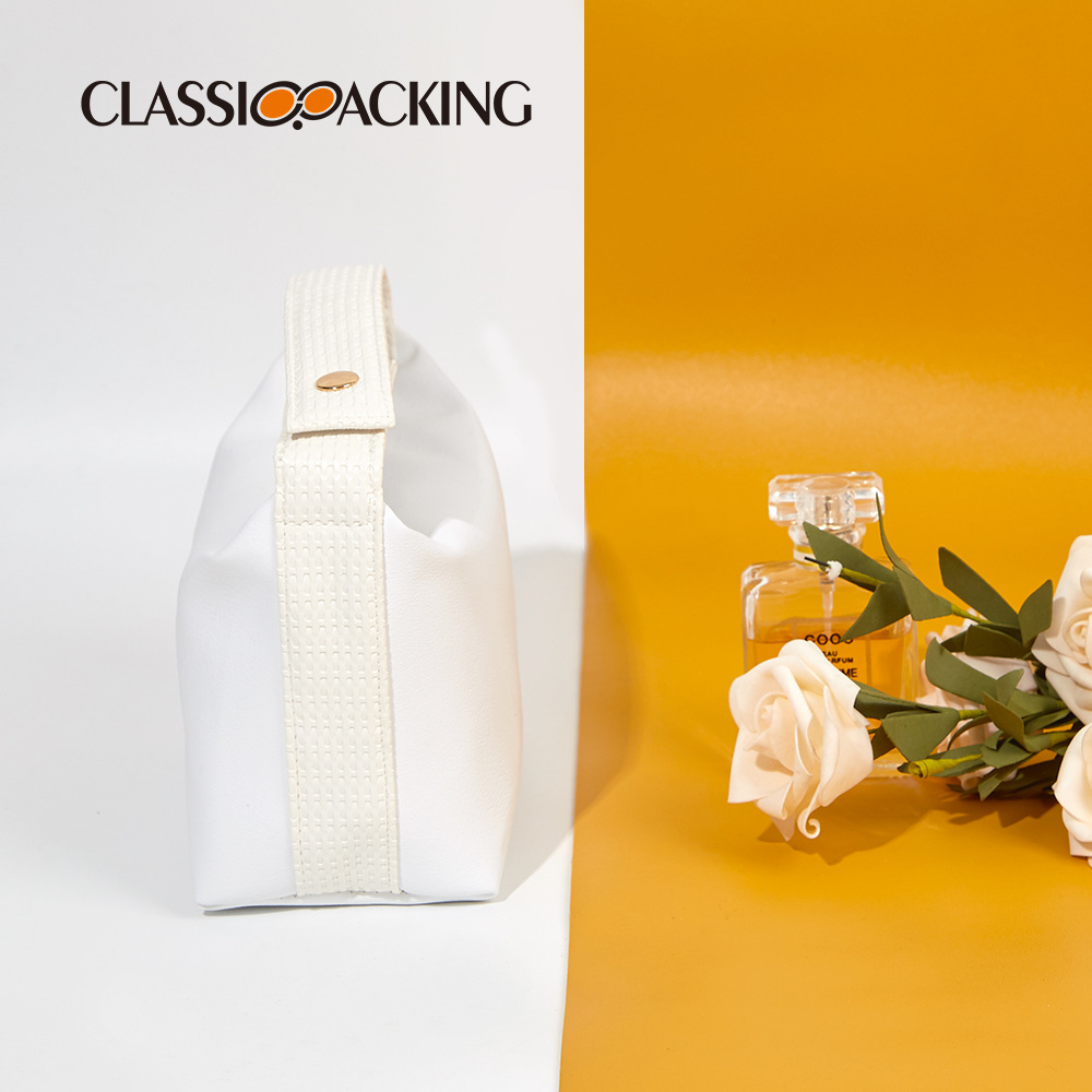 2023 nuevo bolso de diseño de nicho de alto sentido bolso de mujer multifuncional impermeable bolsa cosmética portátil pequeña bolsa cuadrada