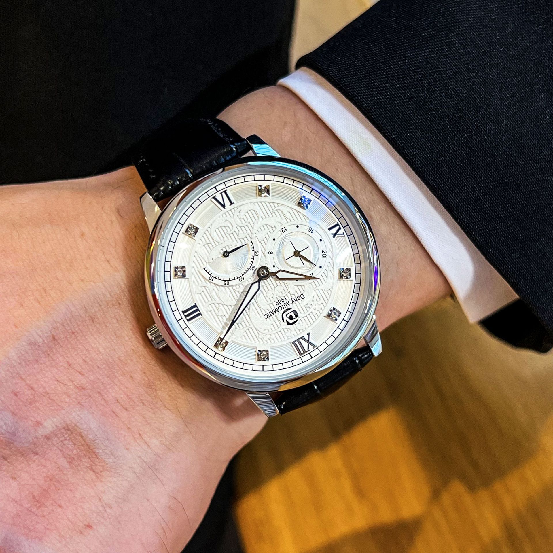 Relief Point Drill Fully Automatic Mechanical Simple White Versatile Men's Watch 24-Hour Small Second Dial 4 Hands_voghion.com
