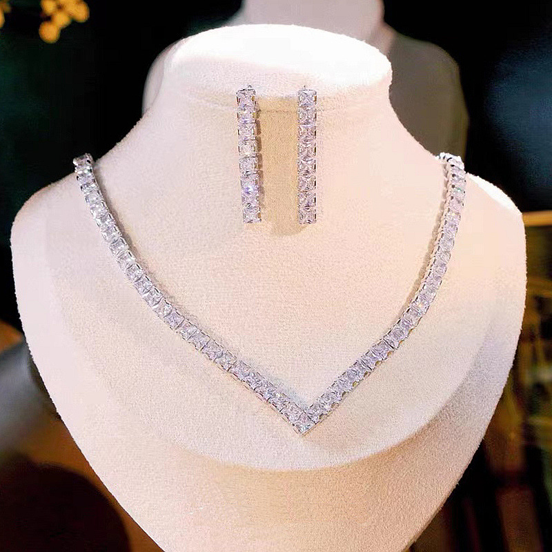 42g Weight Artificial Rhinestones Inlay Material Jewelry Set Classification Earrings + Necklace Quantity Holiday, Banquet Occasion Copper Material Geometric Pattern Women's Gender Plating Design Simple Style Style Copper Plating Geometric Artificial Rhinestones Jewelry Set 无